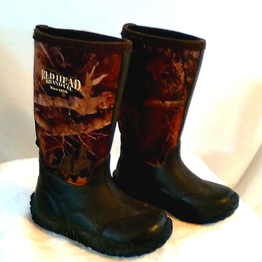 Boy's youth size 11 heavy-duty Red Head boots in dark brown and camo